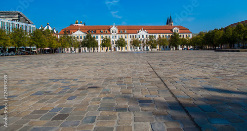 Domplatz in Magdeburg mit Wasserspiel, Springbrunnen, Landtag, Domviertel und Grüner Zitadelle von Hundertwasser 