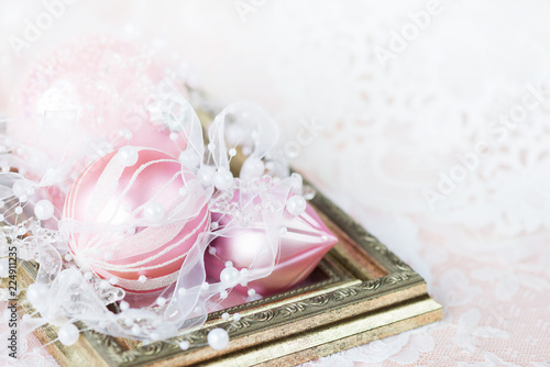 Beautiful pink Christmas de...