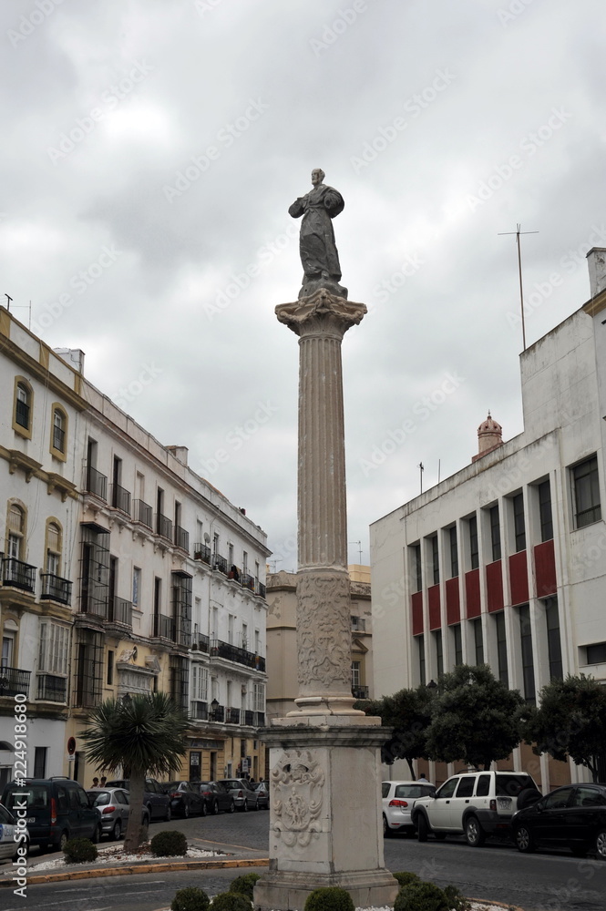 Monument on the square of the ancient sea city of Cadiz.