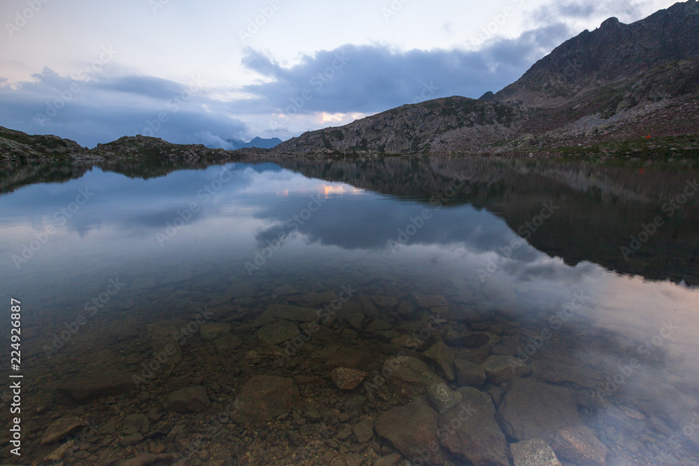 Lacs de Terre Rouge dans le Mercantour