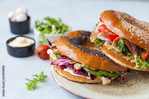 sandwich in a bagel photo