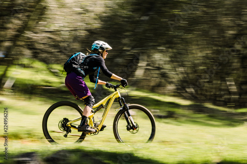Foto Mountain Biking Hidden Falls