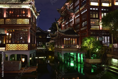 Yuyuan garden at night