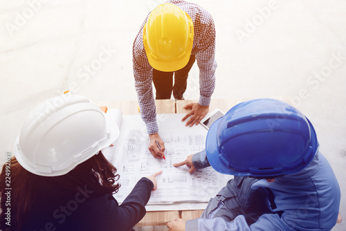 Fotografie Asia engineering team is planning construction