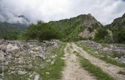 The old road of the mountains.
