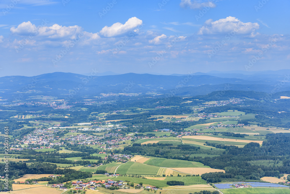 Naklejka premium Ausblick in den bayrischen Wald bei Freyung