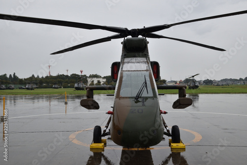 陸上自衛隊　観測ヘリコプター