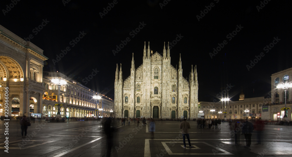 Duomo di Milano di sera