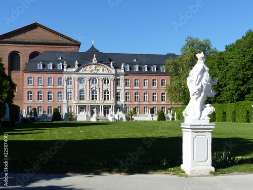 Palastgarten mit Palais in Trier