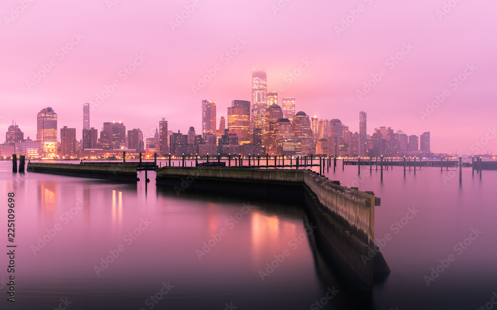 Fototapeta premium Manhattan Skyline before sunrise with fog, New York City, USA