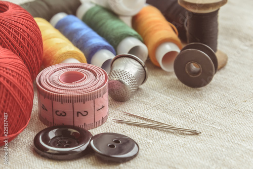 Принти на полотні sewing thread and for knitting, composition of seamstress