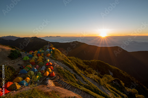 燕岳の朝日