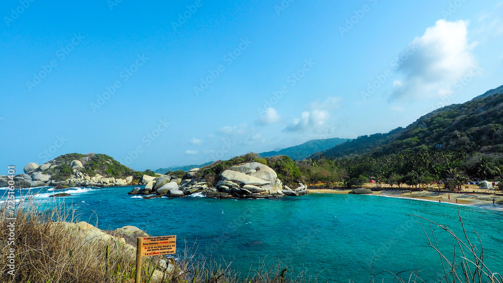 Fototapeta premium tropical beach with turquoise water at tayrona natural park