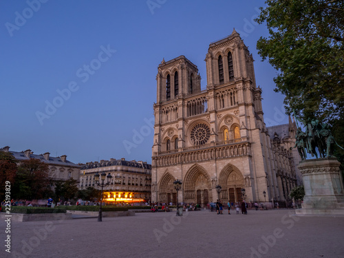 Notre Dame de Paris, France at dusk © Jeff Whyte