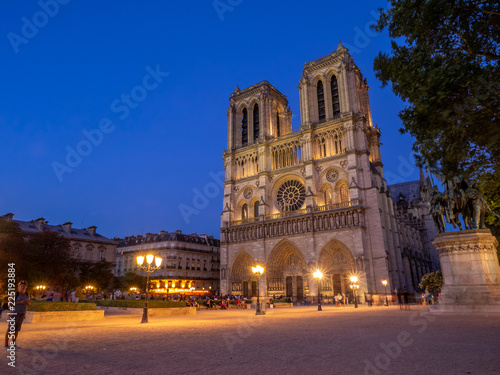 Notre Dame de Paris, France at dusk © Jeff Whyte