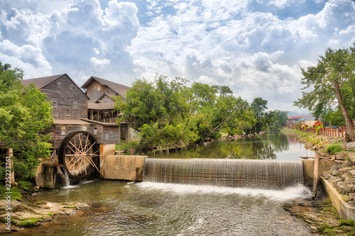 Foto Old Mill on River