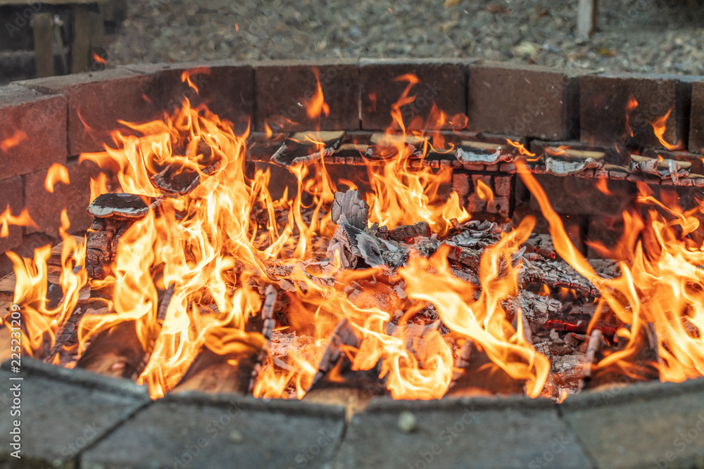 Obraz premium Fire in Firepit
