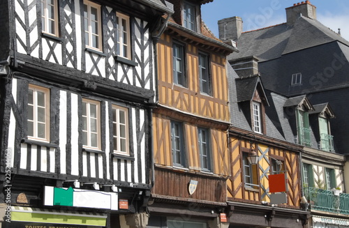 Ville de Dol de Bretagne, façades colorées à colombages, département d'Ille-et-Vilaine, Bretagne, France photo