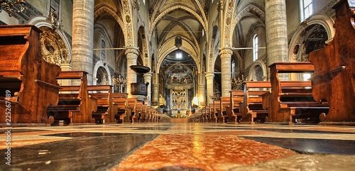 Duomo di Salò, navata centrale photo