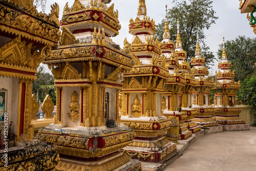 Laos - Vientiane - Pha That Luang  Buddhistischer Tempel 