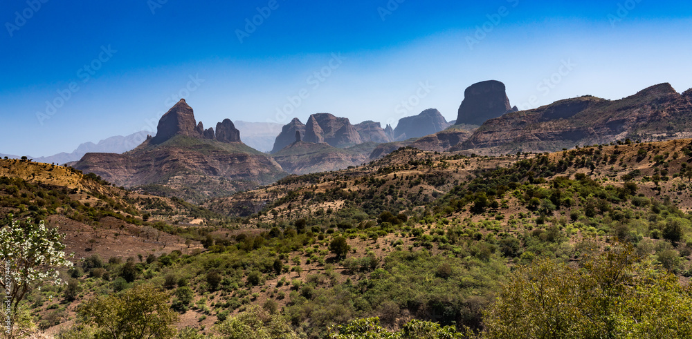 Äthiopien - Fahrt vom Sämen-Nationalpark nach Aksum Äthiopien - Fahrt vom Sämen-Nationalpark nach Aksum