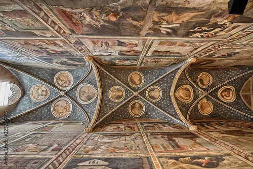 Bolzano, Chiesa dei Domenicani, Volta della Cappella di San Giovanni photo