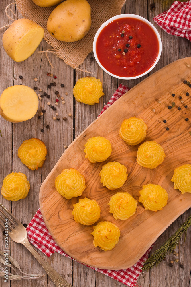 Duchess potatoes. Duchess potatoes.
