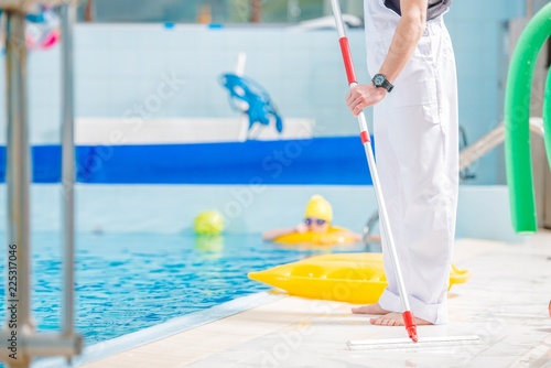 Swimming Pool Cleaner