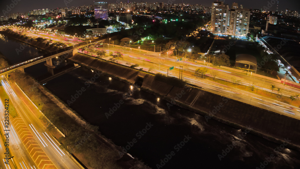 Fototapeta premium traffic in the city at night