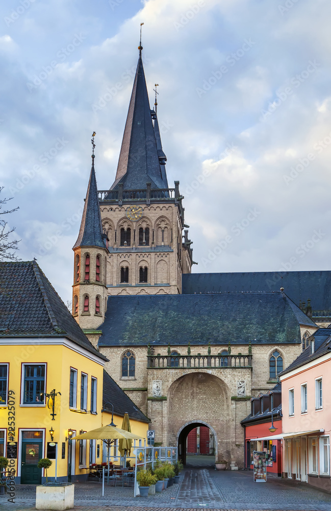 Fototapeta premium Xanten Cathedral, Germany