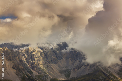 Fototapeta Naklejka Na Ścianę i Meble -  Beautiful summer scenery in the Dolomite Alps, Italy, with dramatic storm clouds