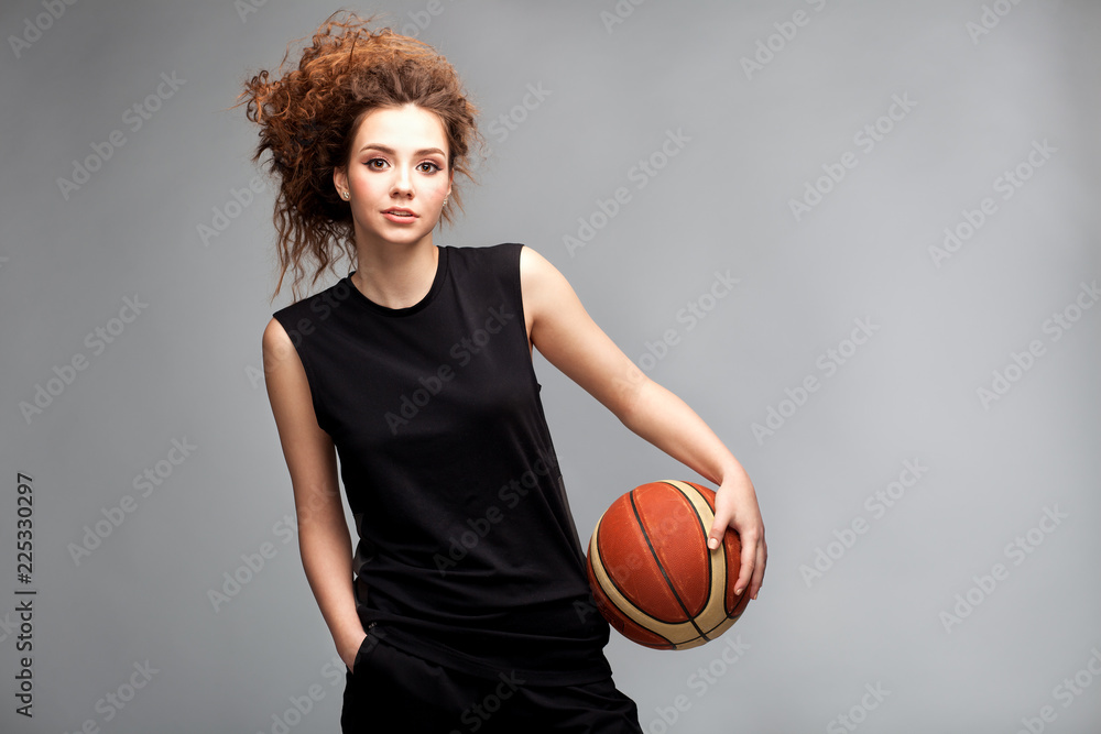 Ταπετσαρία Very beautiful sportive girl model with afro curls and basket ball
