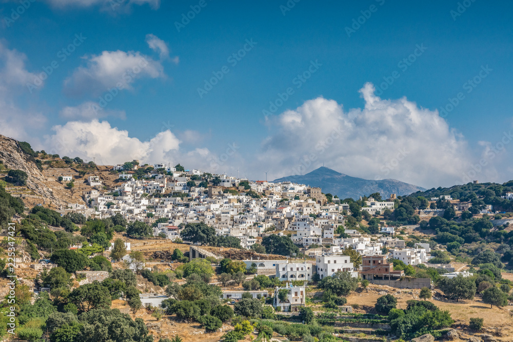 Il villaggio montano di Apeiranthos a Naxos, arcipelago delle isole Cicladi GR