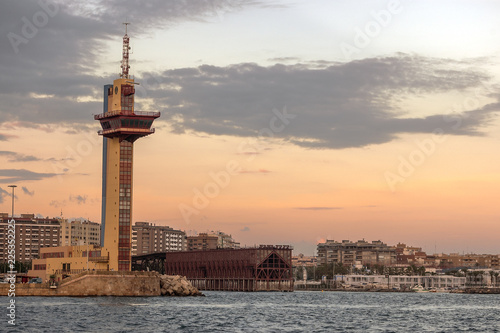 Torre del puerto y Cargadero de mineral © joymafotografia