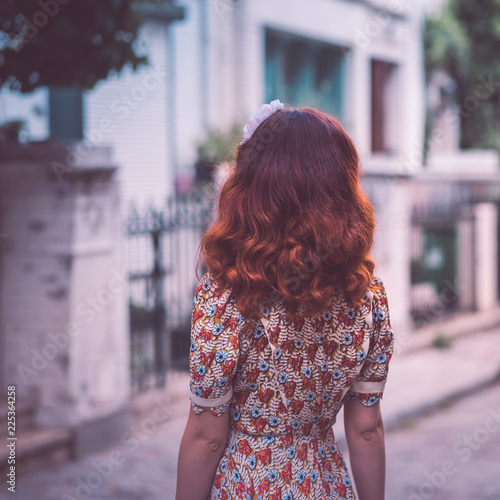 Sticker femme rousse vintage