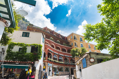 Fototapeta Naklejka Na Ścianę i Meble -  Winding street in world famous Positano