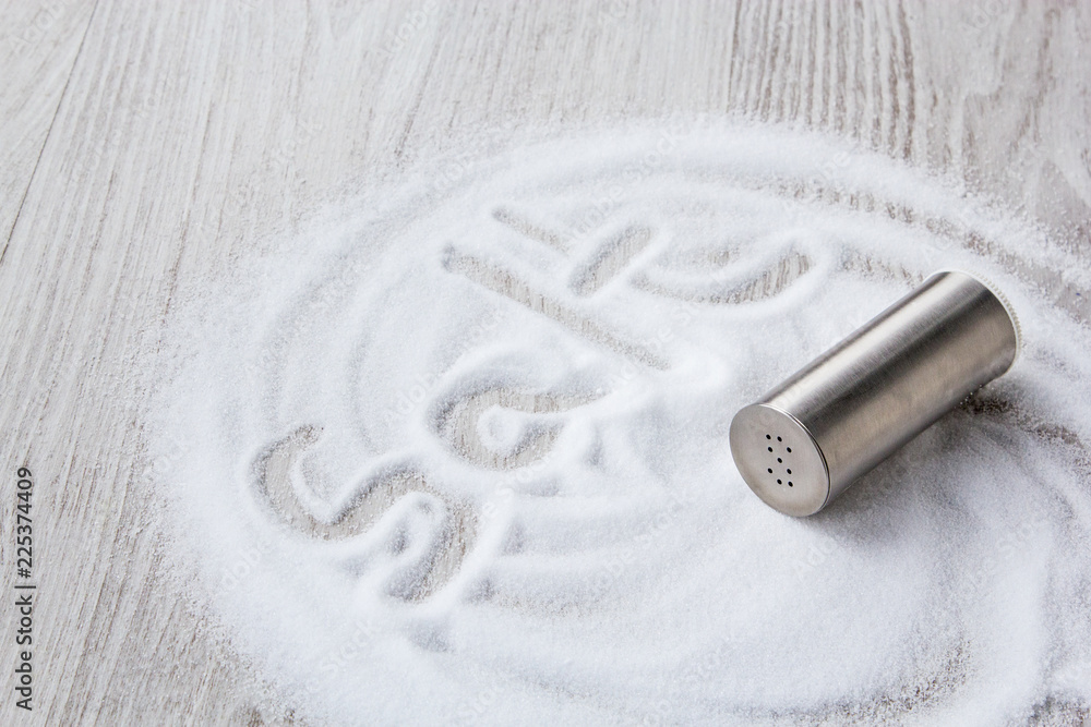 Naklejka premium Pepper shaker and salt shaker