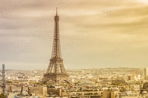 Fototapeta samoprzylepna Wieża Eiffla w Paryżu, Francja