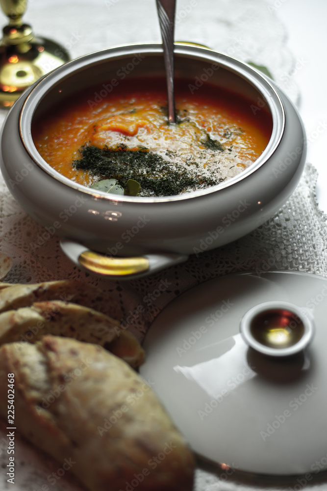 Kürbis Möhren Kartoffel Suppe mit Brot Kürbis Möhren Kartoffel Suppe mit Brot