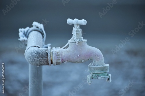 Obraz na płótnie frozen faucet