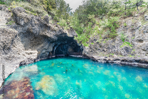 佐渡島の青の洞窟