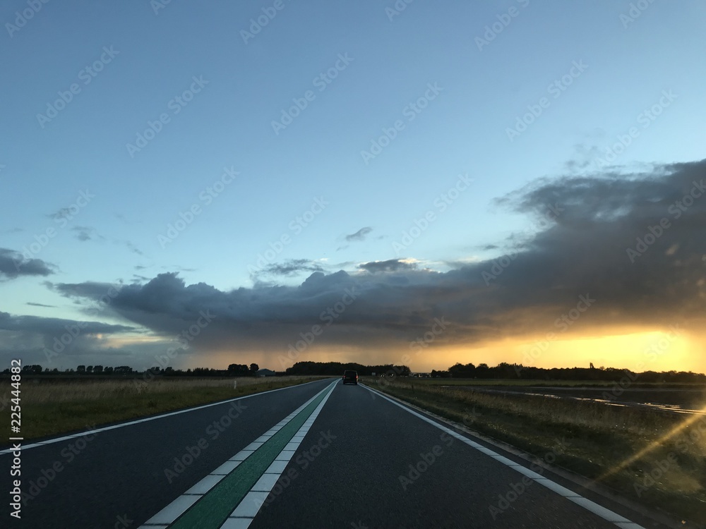 Fototapeta premium Scenery; Rain on the horizon