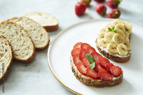 Fresh fruits baguette 