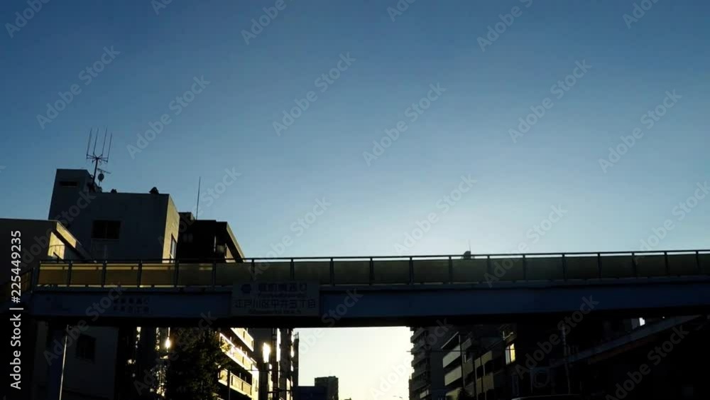 夕方の道路。車窓映像