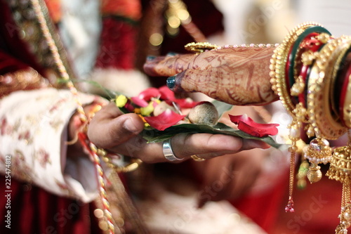 Canvas Print Indian wedding candid Photography, rituals and traditions of wedding in india