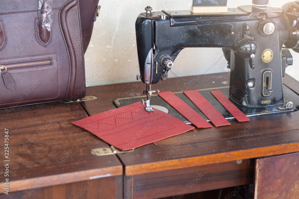  Leather sewing machine
