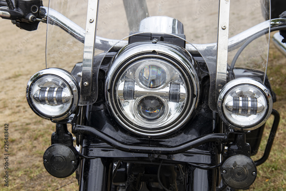 Fototapeta premium Phares de moto en gros plan