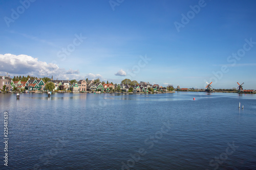 Panorama mit Windmühlen in Holland, Niederlande © Heinz Beilharz
