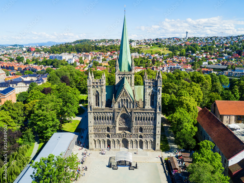 Nidaros Cathedral in Trondheim - obrazy, fototapety, plakaty 