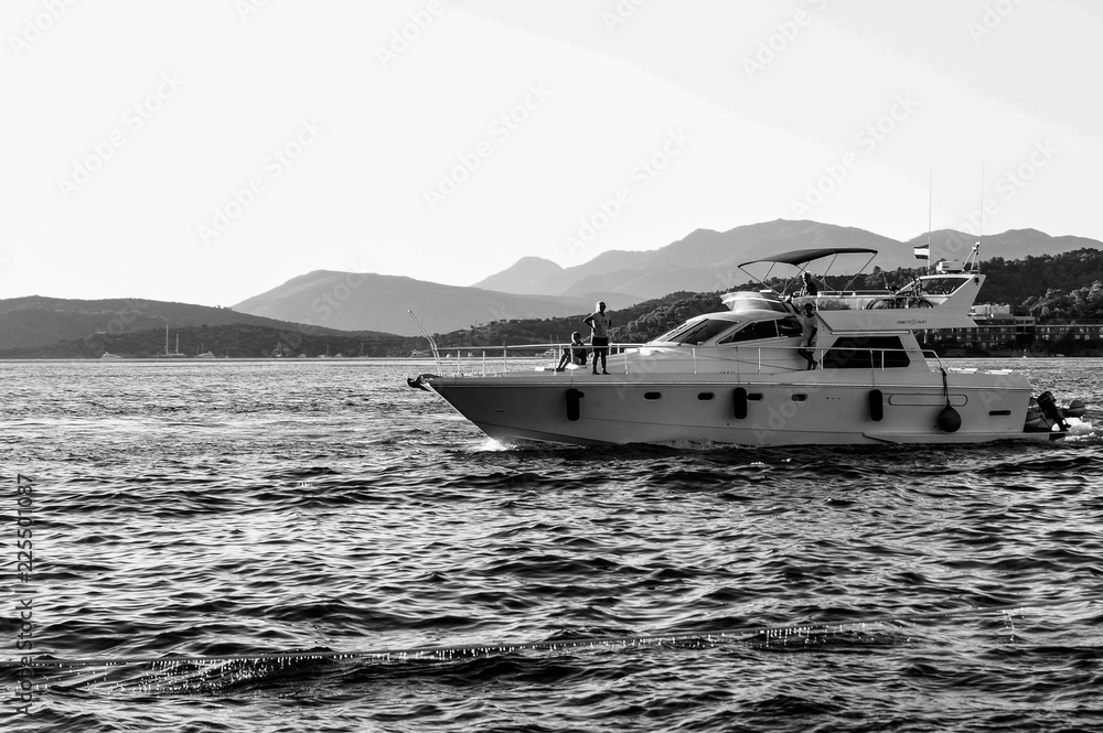 Luxus Yacht Schwarz Weiß